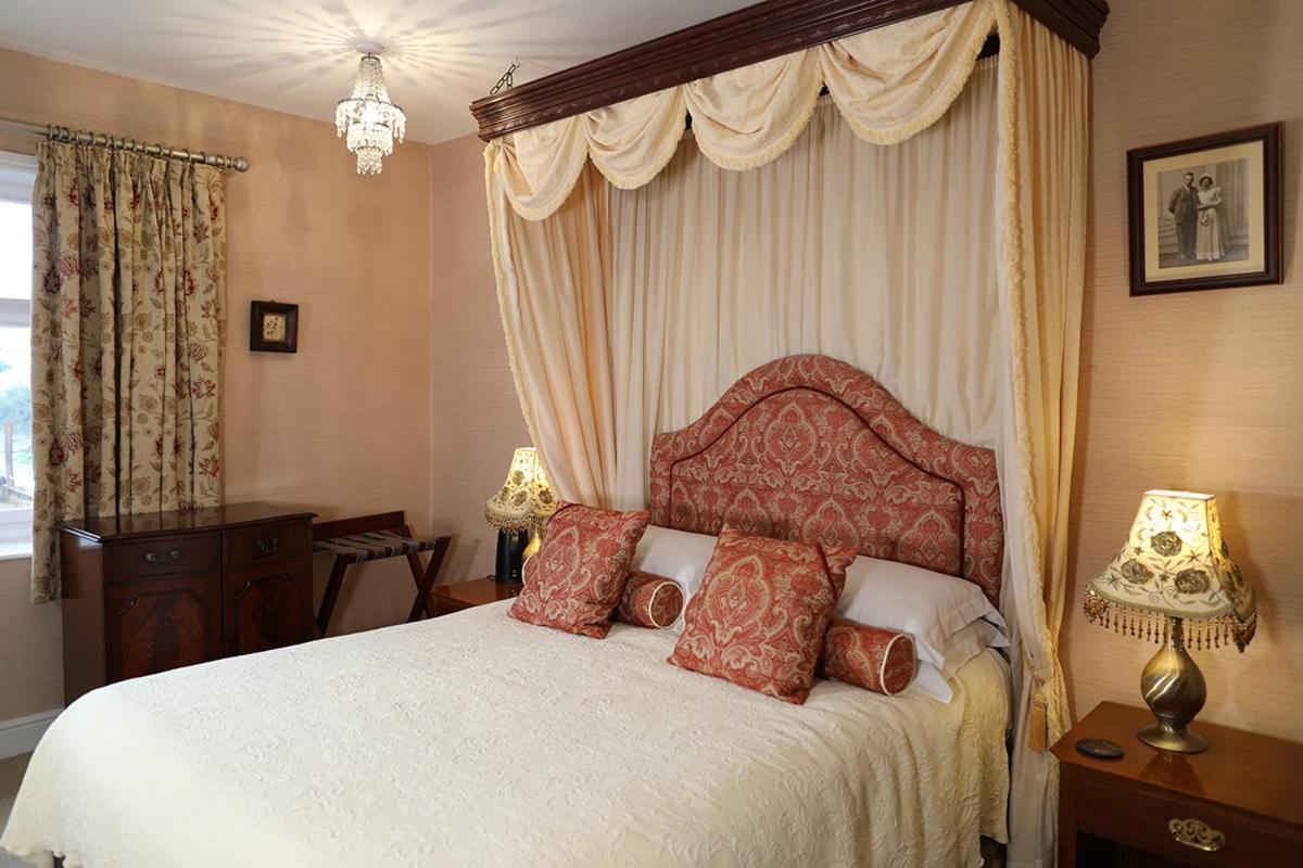 Carrick'S At Castle Farm Hotell Swanton Morley Exteriör bild